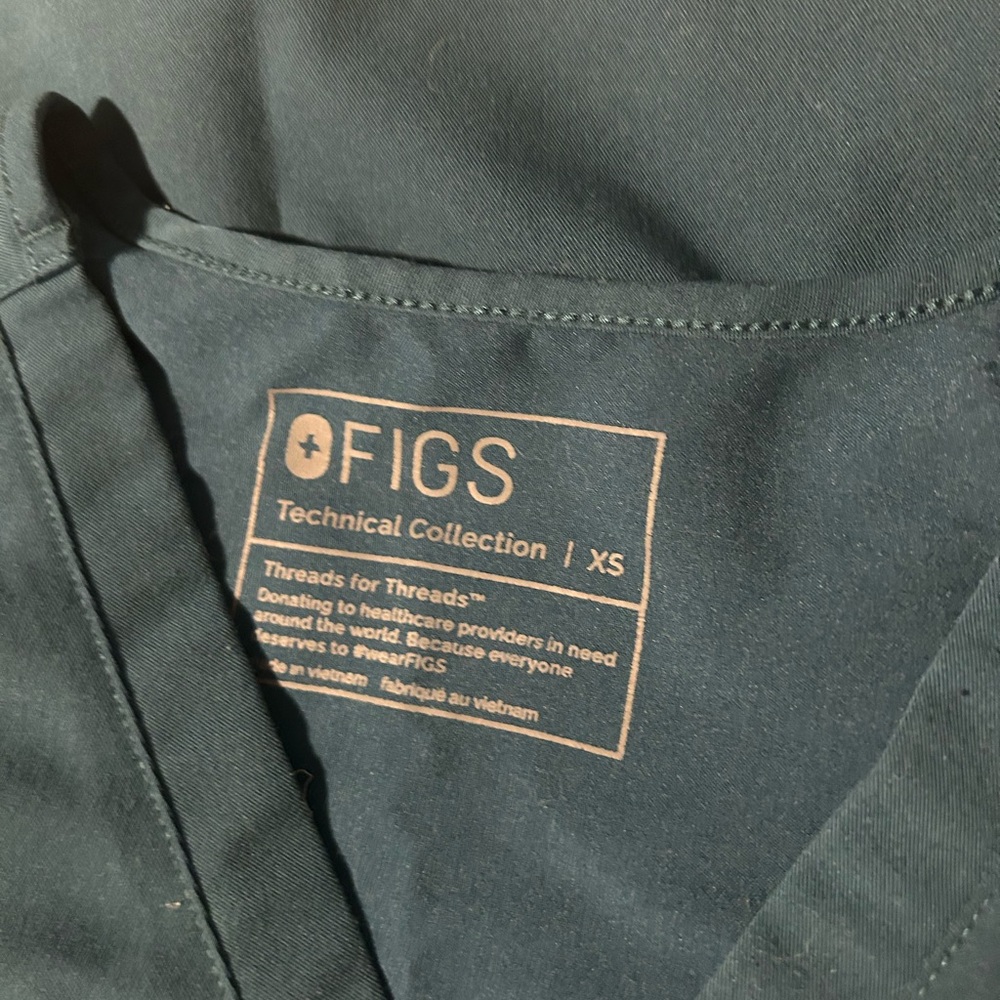 Figs Scrub Top - Picture 2 of 2